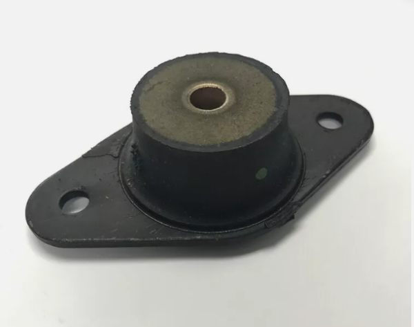 Supporto Motore Bobcat Cod.6653764